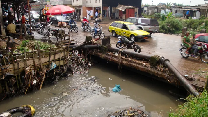 Lutter contre les inondations à Douala