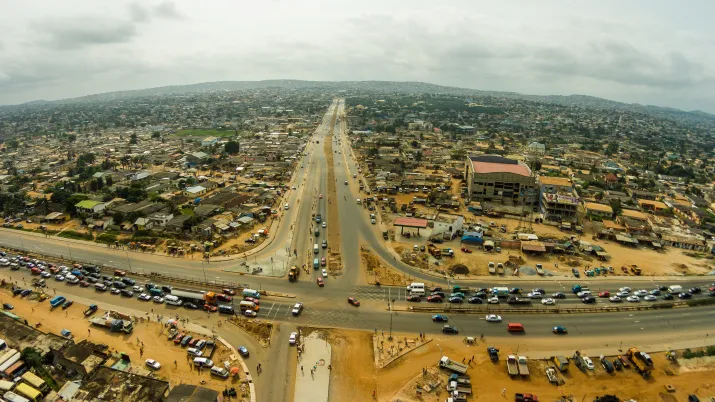 Décongestionner la ville et désenclaver les quartiers périphériques d’Accra