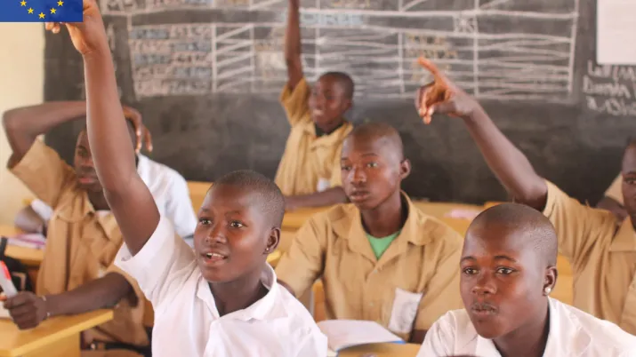 filles, collège, éducation, Côte d'Ivoire, programme soutenu par l"Union européenne
