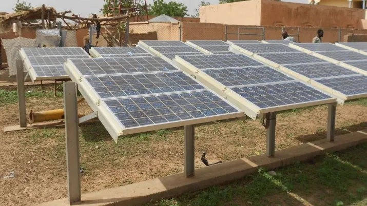 Renforcer l’accès aux services essentiels par une mobilisation des associations et collectivités