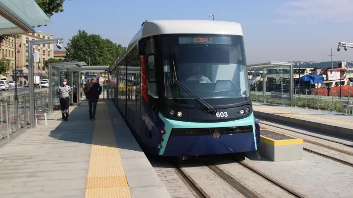 Construire une ligne de tramway le long de la Corne d'Or à Istanbul