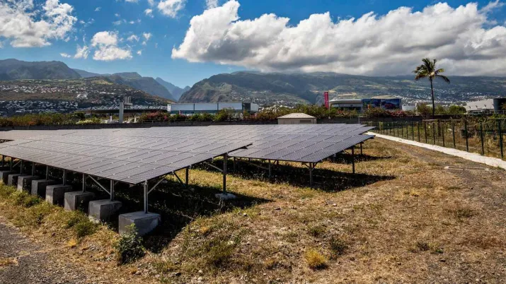 Centrale photovoltaïque couplée à une exploitation agricole au coeur d’un centre de détention à La Réunion