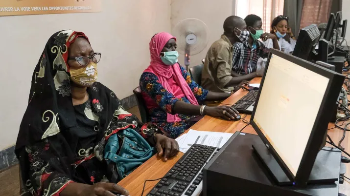 DIRECCT contribue à développer des solutions numériques pour les domaines fragilisés par la crise sanitaire, plus spécifiquement la santé, l’éducation et l’économie