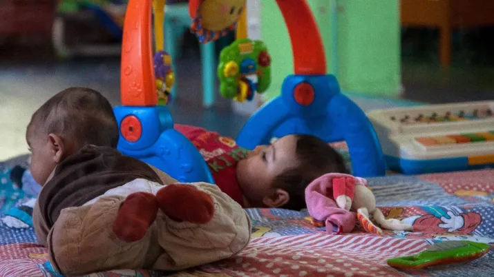 L'AFD accompagne Santé Sud pour prévenir le délaissement parental et favoriser une protection de remplacement pour les enfants sans soutien familial.