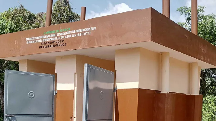 Le projet vise à contribuer à la mise en œuvre de l’ODD6 relatif à l’Eau, l’Hygiène et l’Assainissement ) dans les communes de Djidja, de Za-kpota et de Zagnanado au Bénin