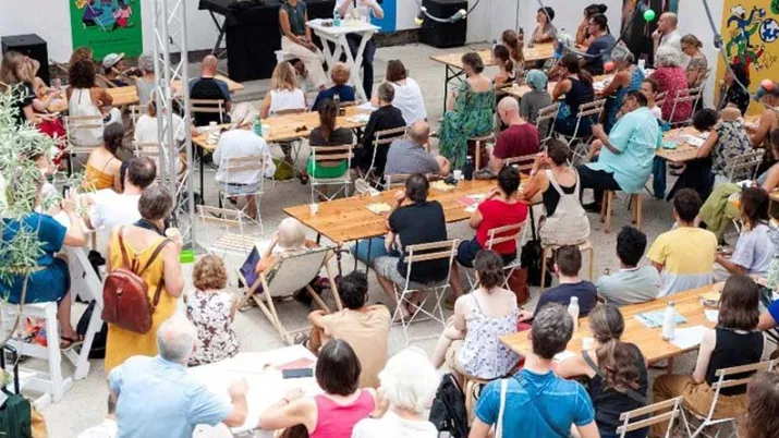 Agir pour le vivant est un programme de rencontres, de réflexions et de sensibilisation à destination du grand public et des jeunes générations.