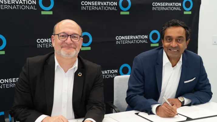 Signature of partnership between AFD and Conservation International 