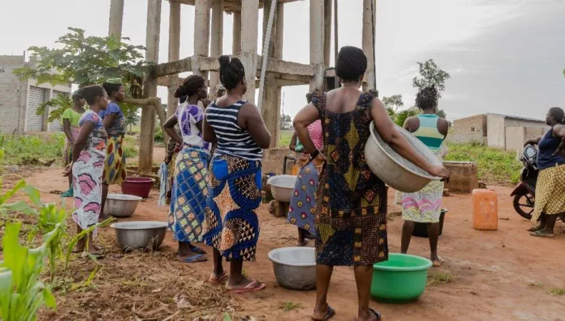 Femmes, eau, Lomé, Togo