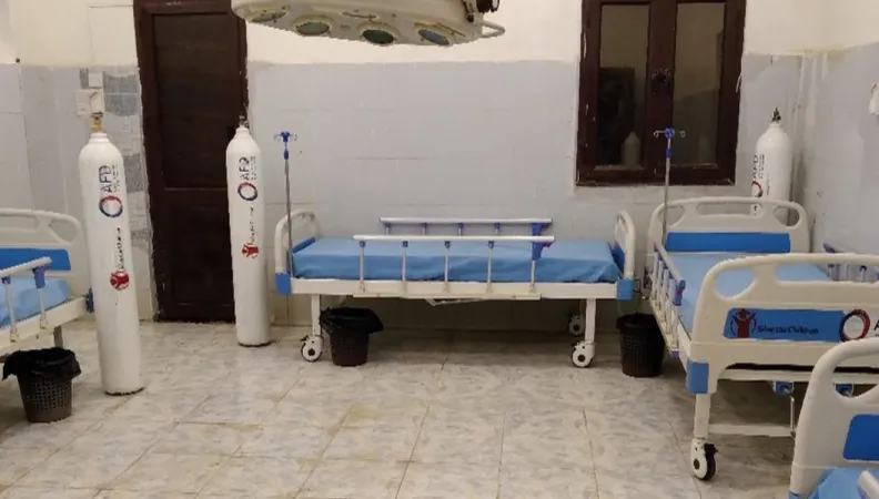 Lits dans un centre médical au Nord-Darfour