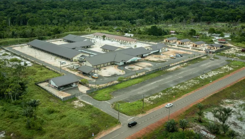 Construction et opérationnalisation de l’hôpital d’Albina, projet AFD, santé