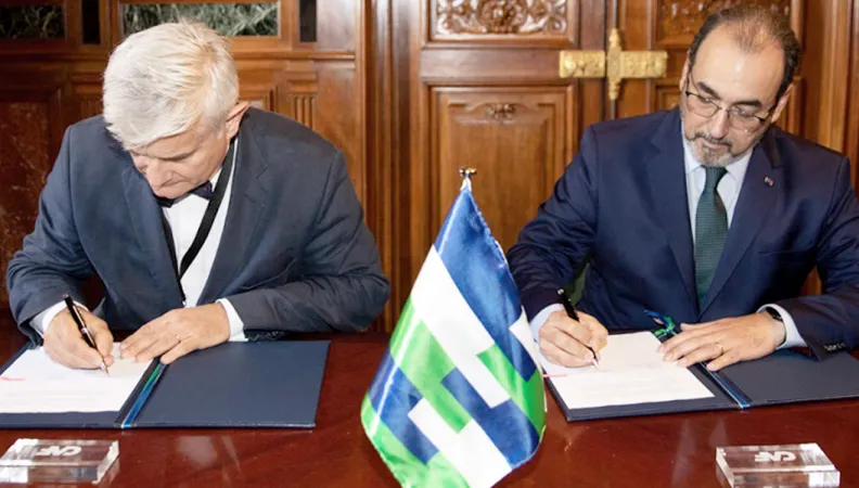 firma entre CAF y AFD