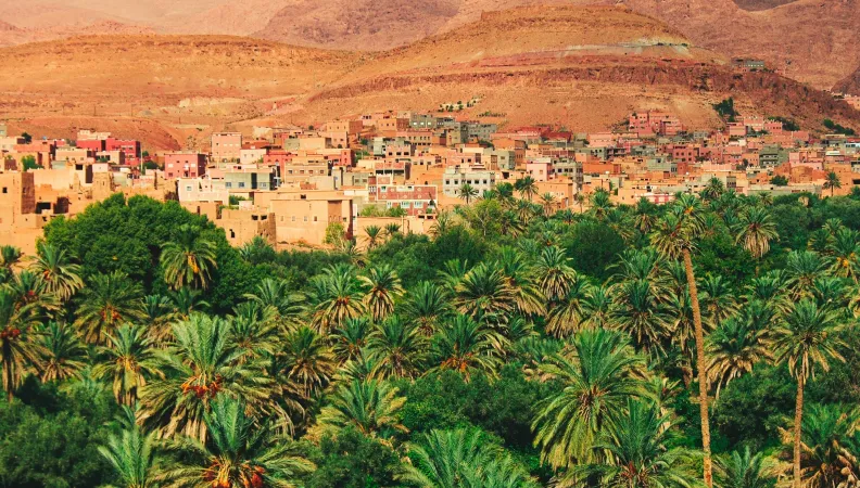 Vue aérienne d'un paysage au Maroc.